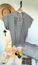 Load image into Gallery viewer, Blusa Jimena raya negra