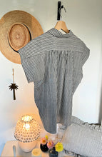 Load image into Gallery viewer, Blusa Jimena raya negra