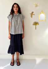Load image into Gallery viewer, Blusa Jimena raya negra