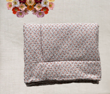 Load image into Gallery viewer, EDREDÓN QUILT MINICUNA FLOR JOSEPHINE