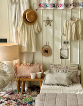 Load image into Gallery viewer, FUNDA COJÍN RECTANGULAR RAYA GINEBRA AZUL