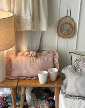 Load image into Gallery viewer, FUNDA COJÍN RECTANGULAR RAYA GINEBRA ROJA