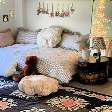 Load image into Gallery viewer, FUNDA COJÍN RECTANGULAR FLOR MARION