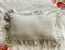 Load image into Gallery viewer, FUNDA COJÍN RECTANGULAR RAYA GINEBRA AZUL