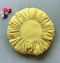 Load image into Gallery viewer, FUNDA COJÍN REDONDA DOMINO LIMÓN FLUOR